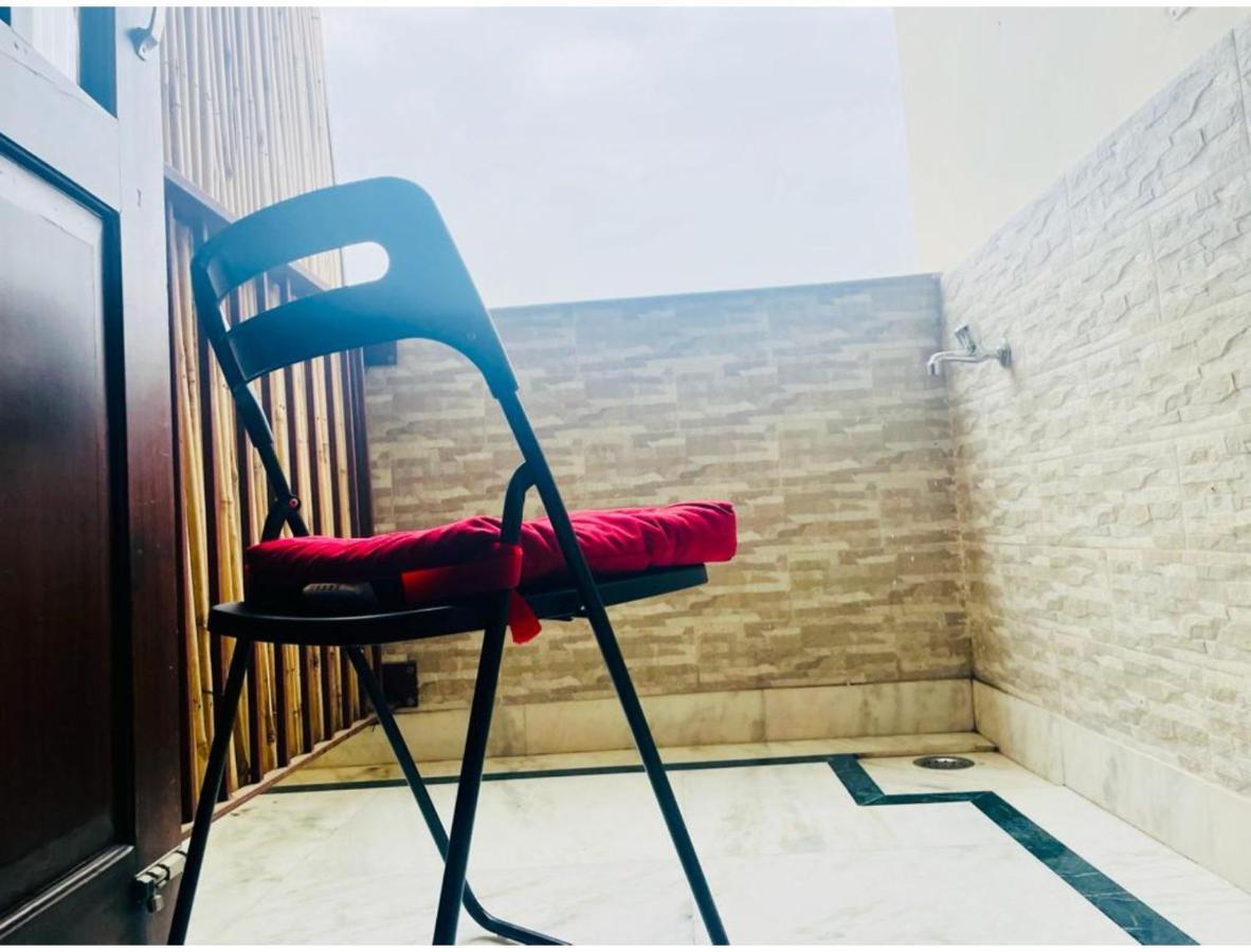 Bluo Studio4 Golf Course Road - Gym, Balcony, Lift Γκουργκάον Εξωτερικό φωτογραφία