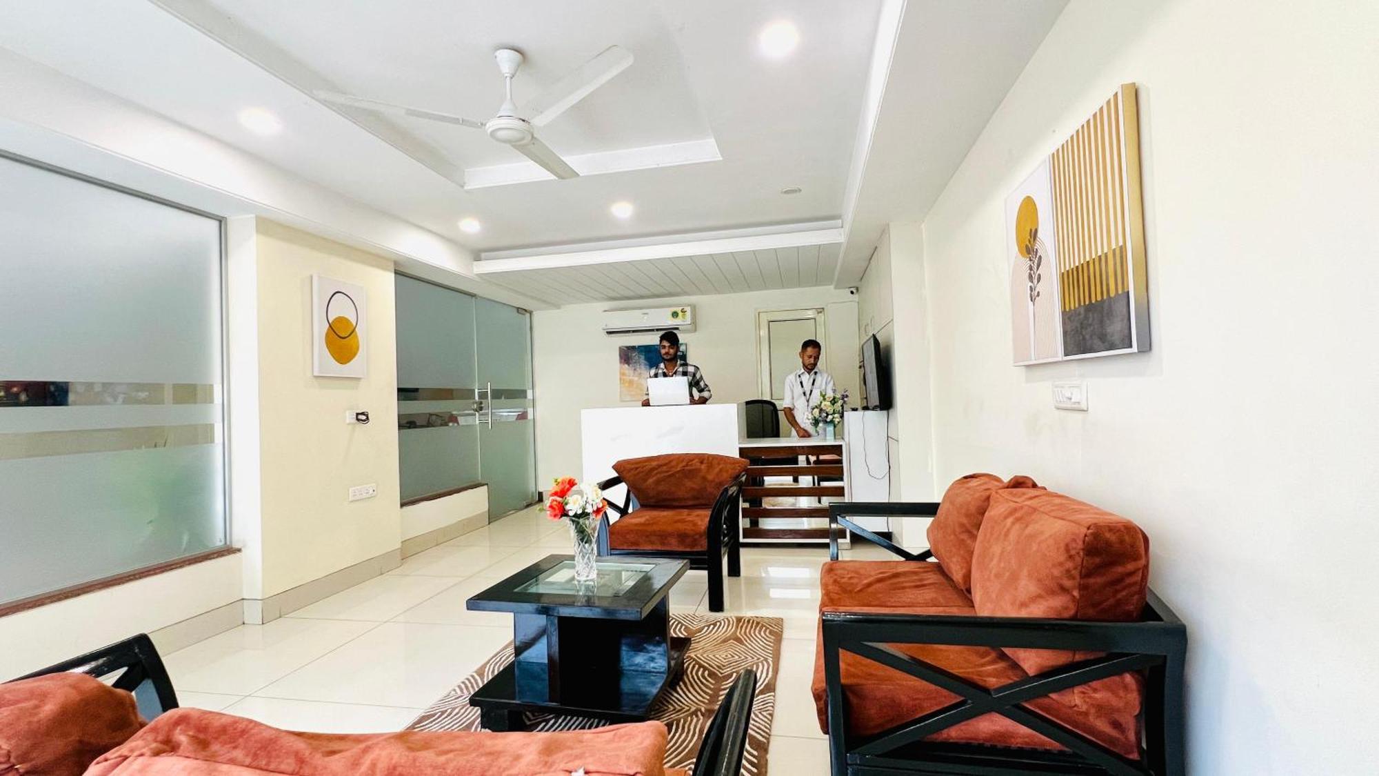 Bluo Studio4 Golf Course Road - Gym, Balcony, Lift Γκουργκάον Εξωτερικό φωτογραφία