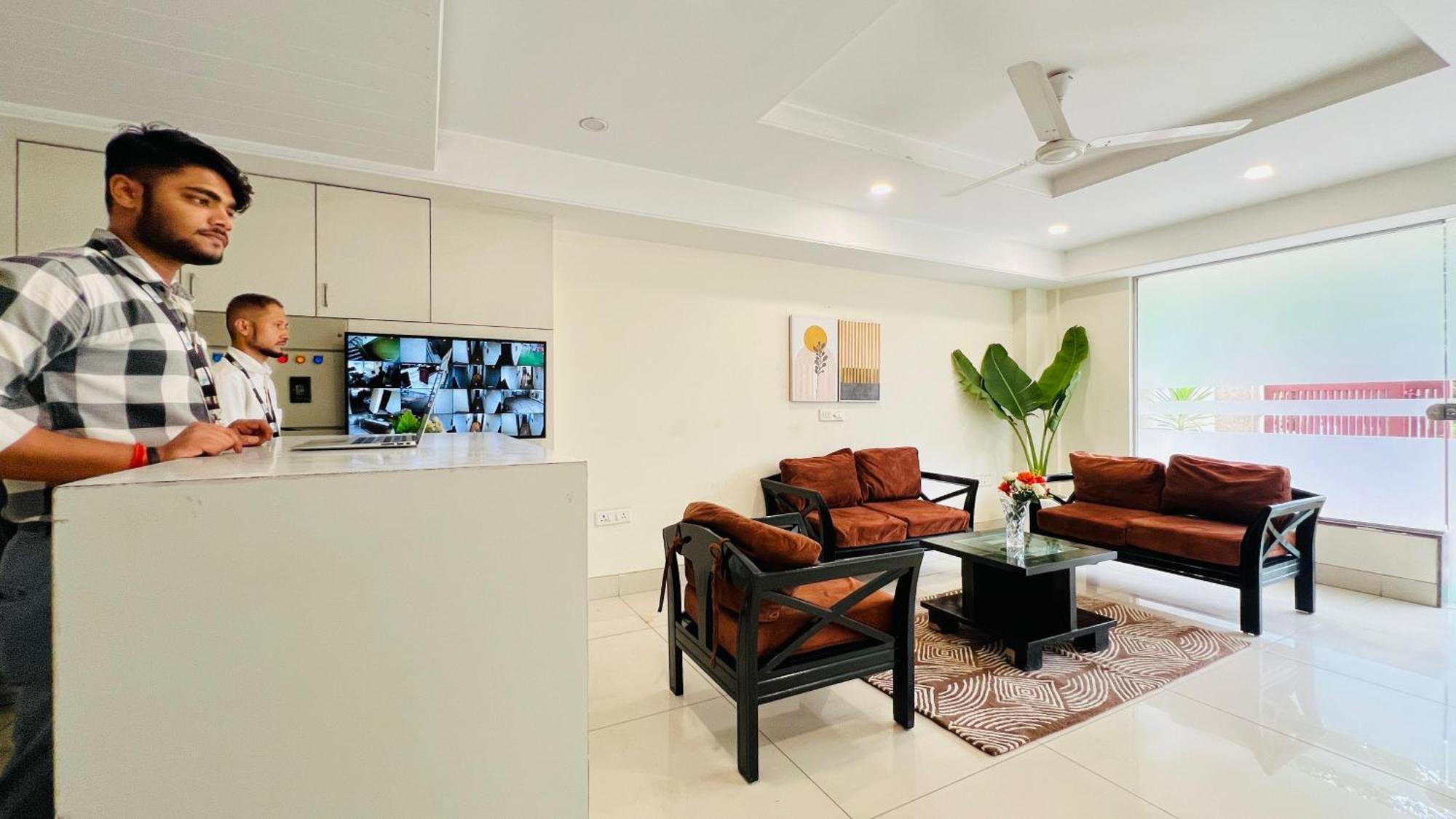 Bluo Studio4 Golf Course Road - Gym, Balcony, Lift Γκουργκάον Εξωτερικό φωτογραφία