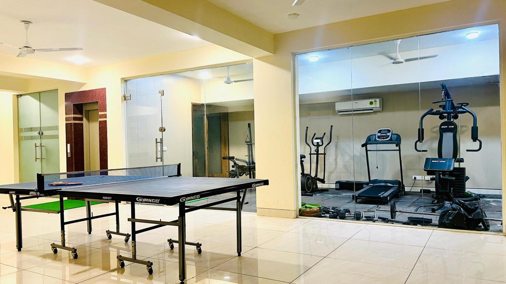Bluo Studio4 Golf Course Road - Gym, Balcony, Lift Γκουργκάον Εξωτερικό φωτογραφία