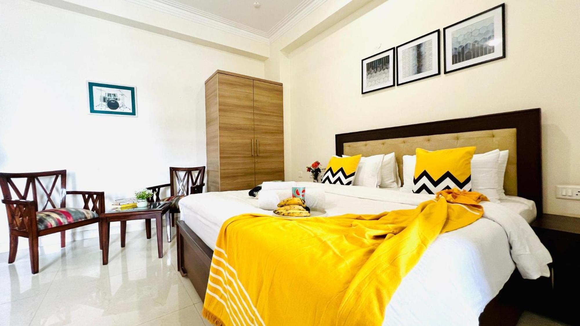 Bluo Studio4 Golf Course Road - Gym, Balcony, Lift Γκουργκάον Εξωτερικό φωτογραφία