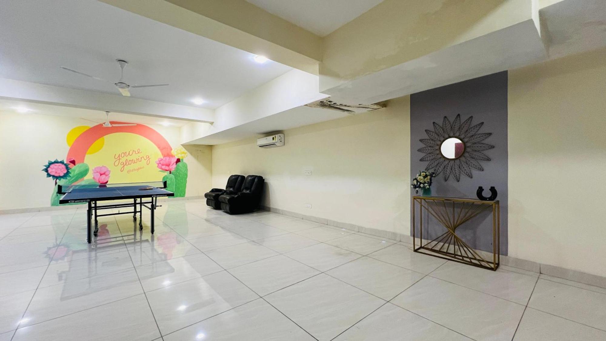 Bluo Studio4 Golf Course Road - Gym, Balcony, Lift Γκουργκάον Εξωτερικό φωτογραφία