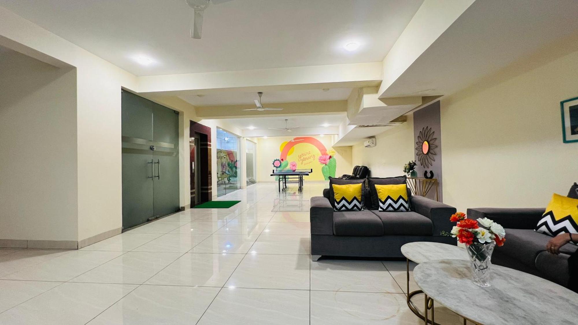 Bluo Studio4 Golf Course Road - Gym, Balcony, Lift Γκουργκάον Εξωτερικό φωτογραφία